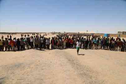 Migrants gathered at the IOM transit center in Assamaka, in Niger. The number of stranded migrants there has been on the rise | Photo: Sy Aissatou / IOM 2023 