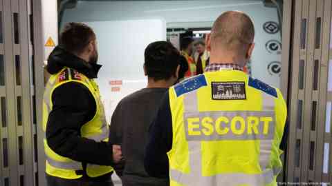 Germany is seeking ways to increase the number of repatriations of migrants | Photo: Boris Roessler/dpa/picture alliance