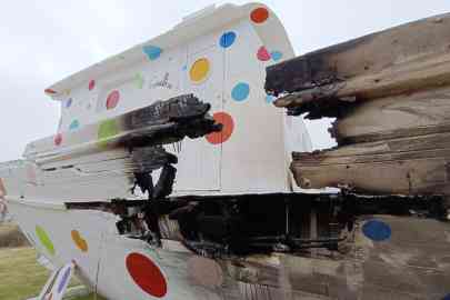 The monument boat that was burned down in Crotone, May 20, 2024  | Photo: ANSA