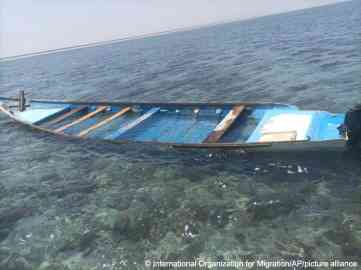 Photo used as illustration: A capsized boat near Obock, Djibouti on April 9, 2024 | Photo: uncredited/AP/picture-alliance