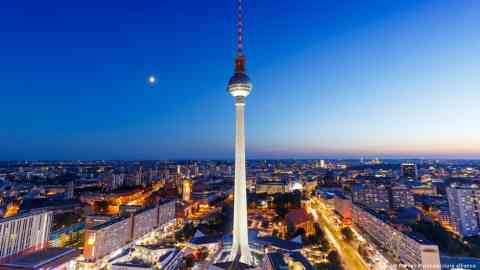 From file: Non-German company founders cited bureaucratic hurdles as well as language barriers as the main obstacles to business development | Photo: Markus Mainka/picture-alliance