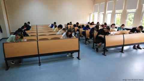 Only the top students can study at Turkish schools that teach in German | Photo: Oguz Yeter / AA / picture alliance