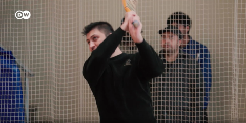 The sport of cricket is beginning to establish itself in Latvia, partly due to migrants, mainly from South Asia, moving there | Source: Screenshot DW