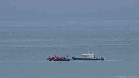 File photo: French rescue teams are often called to help migrant vessels in distress | Photo: Nicolas Garriga / dpa / picture alliance