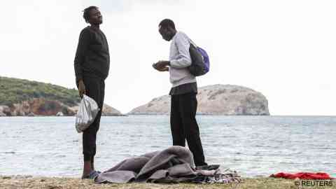 The migrants are among the 34 who were found  in the south Lesbos, while four bodies were recovered at sea during a search-and-rescue operation | Photo: REUTERS/Elias Marcou
