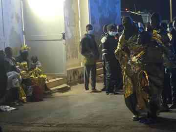 Migrants rescued by the new vessel Oyvon operated by Doctors Without Borders arriving at Lampedusa's hotspot on November 17, 2025 | Photo: Elio Desiderio / ANSA