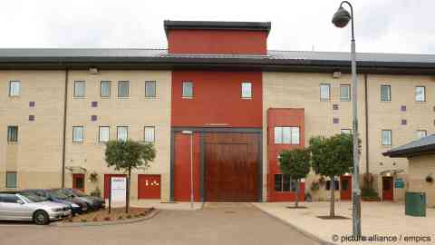 From file: A view of Harmondsworth Immigration Removal Center | Photo: Dominic Lipinski / empics / picture alliance