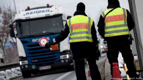 File photo used as illustration: A Bavarian court has sentenced two men for smuggling migrants into Germany via Austria | Credit: picture-alliance/dpa/S. Hoppe