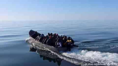 From file: Migrants are brought back into the port of Sfax onboard a Tunisian coast guard ship after they were stopped at sea during their attempt to cross to Italy | Photo: Jihed Abidellaoui /REUTERS