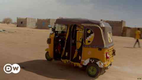 Sudanese refugees in Niger have started a rickshaws business | Photo: DW