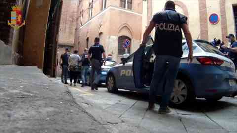 An operation of the Siena Flying Squad against an organization aiding and abetting clandestine migration. | Photo: ARCHIVE ANSA / POLIZIA DI STATO
