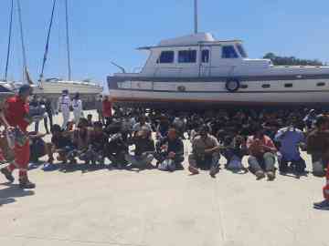 File photo: Migrants who disembarked at the port of Roccella Ionica, in Calabria | Photo: ANSA/ANTONELLO LUPIS