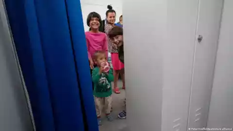 Children seen in an asylum accomodation near Munich | Photo: Peter Kneffel/dpa/picture alliance