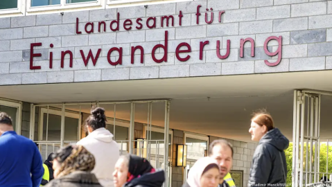 Germany wants to attract more skilled workers from around the world. | Photo: Vladimir Menck/SULUPRESS/picture alliance