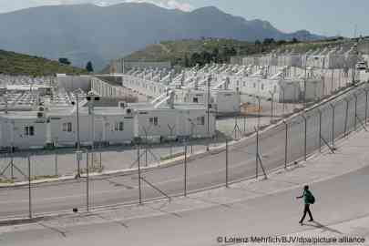File Photo: A view of the Closed Controlled Access Center on Samos | Photo: Lorenz Mehrlich / BJV/dpa/ picture alliance