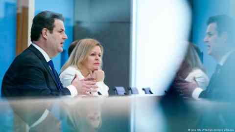 Labor Minister Heil (l) and Interior Minister Faeser (r) presented the proposed bill to the Cabinet Wednesday | Photo: Jens Krick/Flashpic/picture alliance