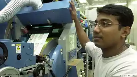 Germany needs to attract tens of thousands of skilled workers each year | Photo: picture-alliance/dpa