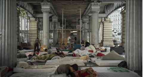 Charities say Paris wants to clear streets of migrants for the Olympics © JULIEN DE ROSA / AFP