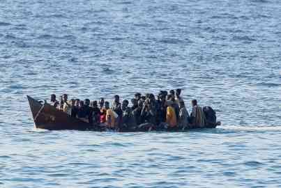 File Photo as illustration: A ship carrying migrants approaching the Sicilian island of Lampedusa, Italy. | Photo: Yara Nardi / Reuters