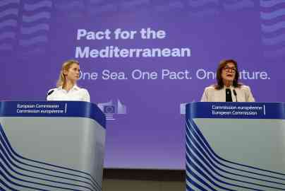 EU High Representative for Foreign Affairs and Security Policy Kaja Kallas and European Commissioner for Mediterranean Dubravka Suica speak during a press conference on the Pact for the Mediterranean in Brussels, Belgium on October 16, 2025 | Photo: Yves Herman / REUTERS