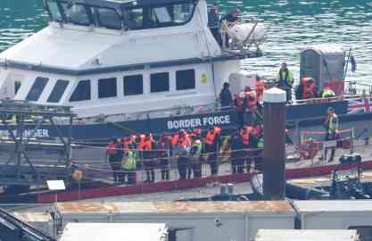 Migrants arrive in Dover on March 20 when more than 500 migrants crossed the Channel from France | Photo: Gareth Fuller / PA / picture alliance