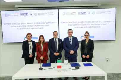 Signing the protocol between IOM and the Association of Italian Businesses in Bosnia and Herzegovina | Photo: ANSA / IOM