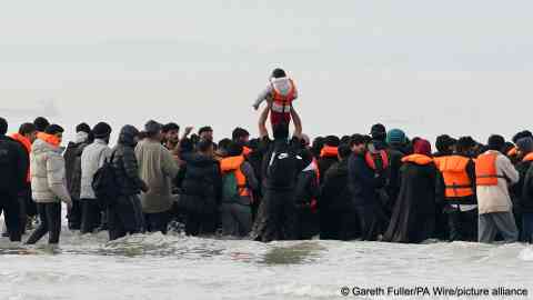 File photo: Migrants attempt to cross the English Channel from Gravelines, France, to the UK on November 6, 2025 | Photo: picture alliance