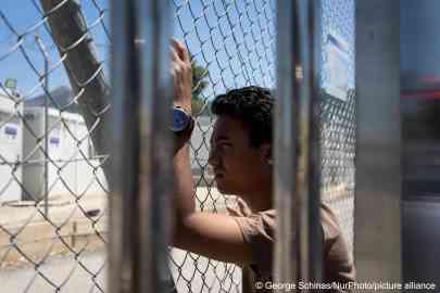 An asylum seeker inside the Malakasa reception and identification center, where many of the survivors from Pylos were taken (Photo used as illustration) | Photo: George Schinas / Nur Photo/ picture alliance
