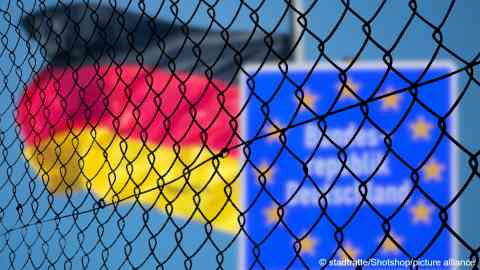File photo: Germany has been closing itself off from various resettlement and humanitarian admissions programs | Photo: stadtratte/Shotshop/picture-alliance