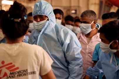 Migrants disembark from the MSF-operated Geo Barents rescue ship in Ravenna | Source: X @MSF_Sea