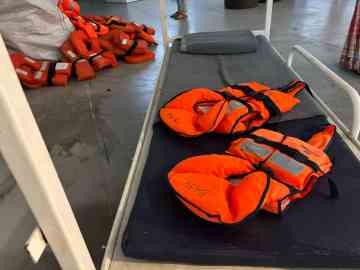 Life vests among the objects past of the Sea Watch exhibition | Photo: CREDIT/ANSA