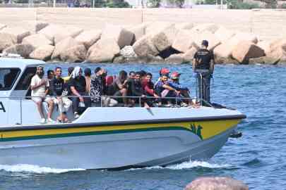 File photo: The arrival in the Lampedusa port of migrants on board a Financial Police patrol boat after their rescue at sea | Photo: ARCHIVE/ANSA/CIRO FUSCO