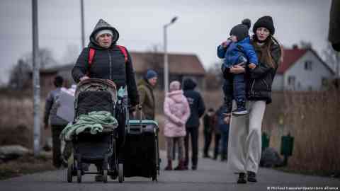 Thousands of Ukrainians are fleeing the fighting in their country and making their way to Poland | Photo: Michael Kappeler/dpa/picture alliance