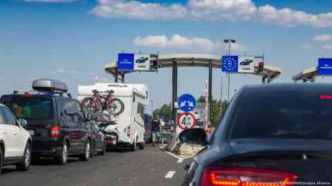 EU member states Romania and Bulgaria are set to gain partial accession to the Schengen zone | Photo: Udo Herrmann / picture alliance