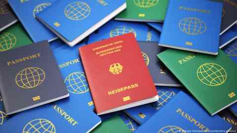 From file: A German broadcaster has found evidence that some migrants are paying for answers to pass a German language test | Photo: Picture-alliance