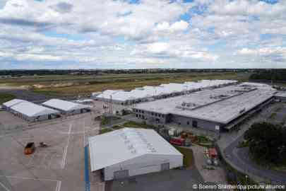File photo: An aerial view of refugee accommodation tents at Berlin's Tegel airport, July 2023 | Photo: picture alliance