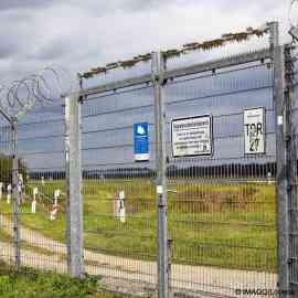 Photo used as illustration: A security fence at Hamburg Airport. Photo dated September 9, 2024 | Photo: IMAGO / Lobeca
