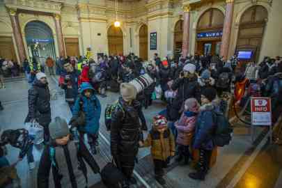 Refugees from Ukraine arrive at the Keleti Railway Station in Budapest, Hungary, 7 March 2022 | Photo: EPA/ZOLTAN BALOGH