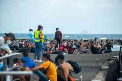 File photo: Tens of thousands of mostly sub-Saharan migrants continue to land in one of the seven Canary Islands each year | Photo: ARCHIVE/EPA/JAVIER FUENTES FIGUEROA