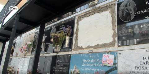 A screenshot showing the blank spaces for unidentified migrants who died en route to the Canary Islands | Source: DW.com