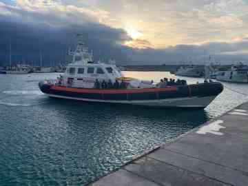 Migrants rescued by coast guards at the port of Roccella Jonica on October 16, 2025 | Photo: Antonello Lupis / ANSA