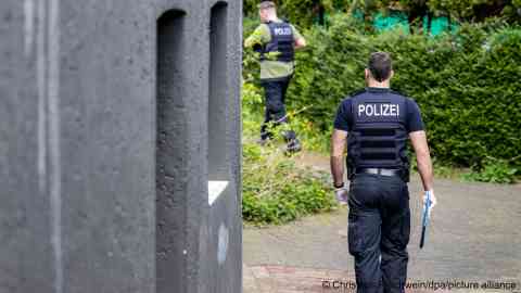 German police search the apartment of a 39-year-old man after a machete attack in the city of Solingen, Monday, April 8, 2024 | Photo:Christoph Reichwein / picture-alliance