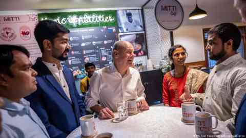 File photo: Germany urgently needing skilled workers was a topic for Chancellor Olaf Scholz during a visit to India in February 2023 | Photo: Michael Kappeler/dpa/picture alliance