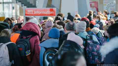 Ukrainian refugees have fled war in their country only to be often targeted by disinformation  | Photo: Ole Spata/picture-alliance