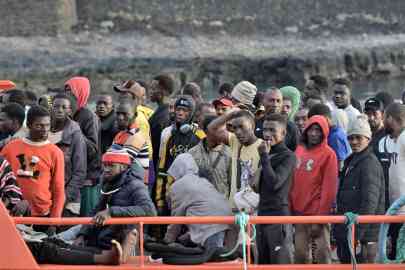 Migrants stand on board a ship of the Spanish Sea Rescue Unit upon its arrival at La Restinga port, El Hierro island, Canary Islands, southwestern Spain. June 6, 2024. | Photo: EPA / GELMERT FINOL