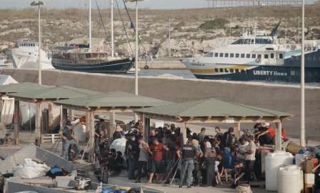A state of emergency was declared in Lampedusa when thousands of people arrived on the island in 24 hours | Source: DW