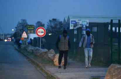 Migrants walk in the streets of Calais, October 2019 | Photo: Mehdi Chebil.