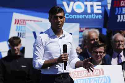 Britain's Prime Minister Rishi Sunak launches the Conservative campaign bus during a speech Saturday, June 1, 2024 in Redcar, England | Photo: Carl Court / AP