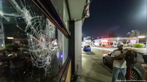 Shops and restaurants were attacked and vandalized in a spate of anti-migrant violence in Limassol in early September | Photo: Kostas Pikoulas / ZUMA Press Wire / dpa