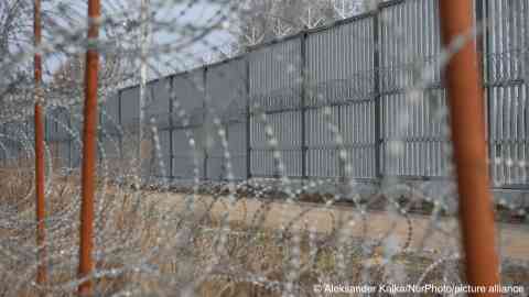 File photo: The Polish government continues to fortify its border with Belarus | Photo: Aleksander Kalka /picture-alliance